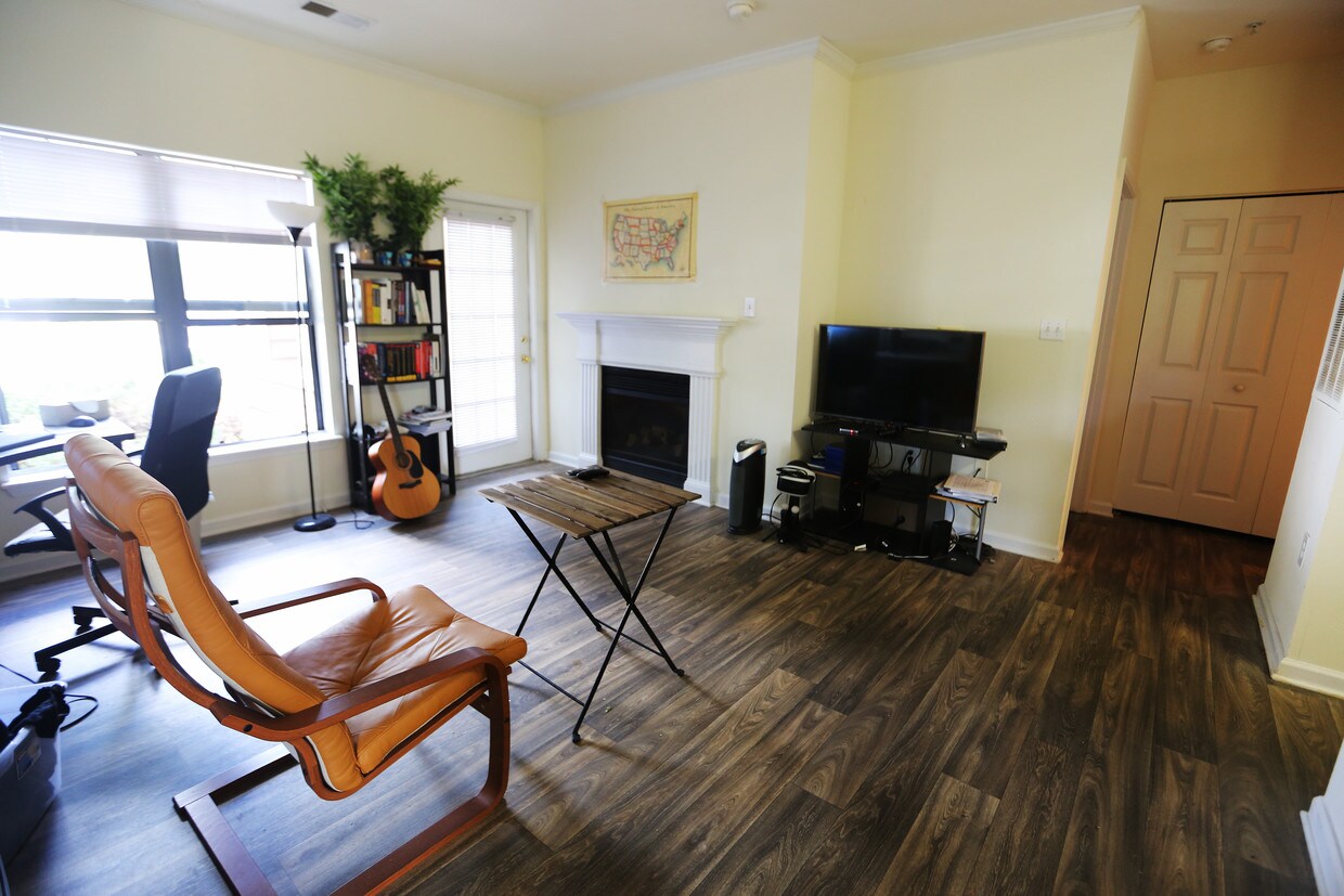 Foto principal - 8225 Riverbirch Dr