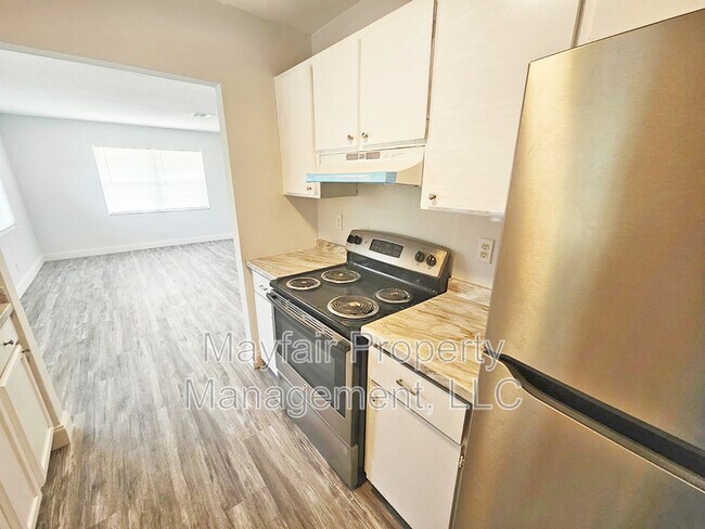 Building Photo - 4509-4553 Gulfstream Rd