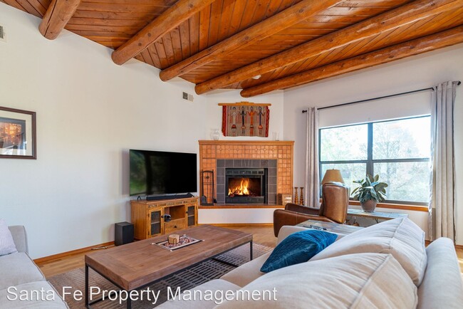 Foto del edificio - 3 br, 2 bath House - 7469 Saratoga Court