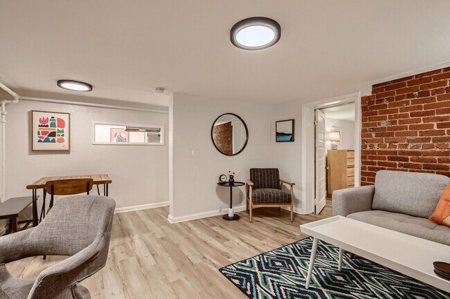 Foto del edificio - 2639 E 12th Ave
