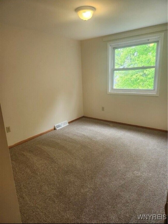 Foto del edificio - 78 W Summerset Ln