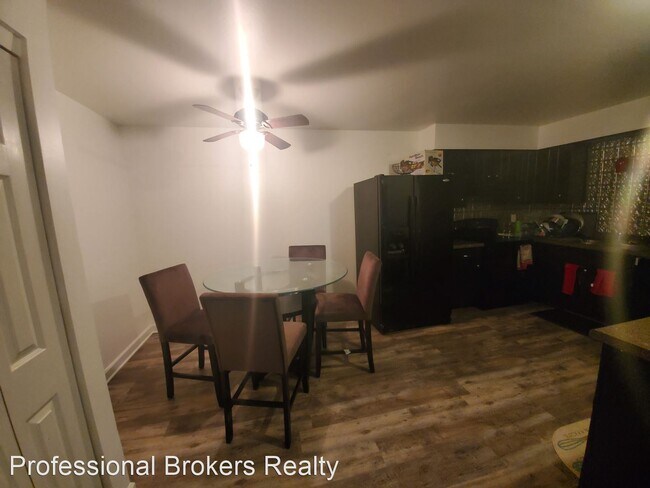 Building Photo - 2 br, 1 bath House - 20224 Frankfort Squar...