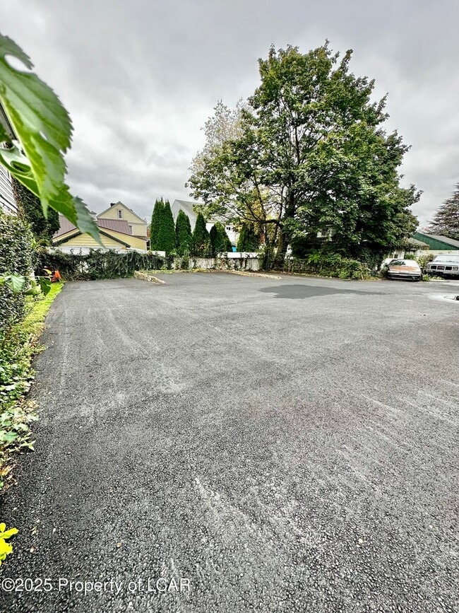 Building Photo - 44 Shoemaker St