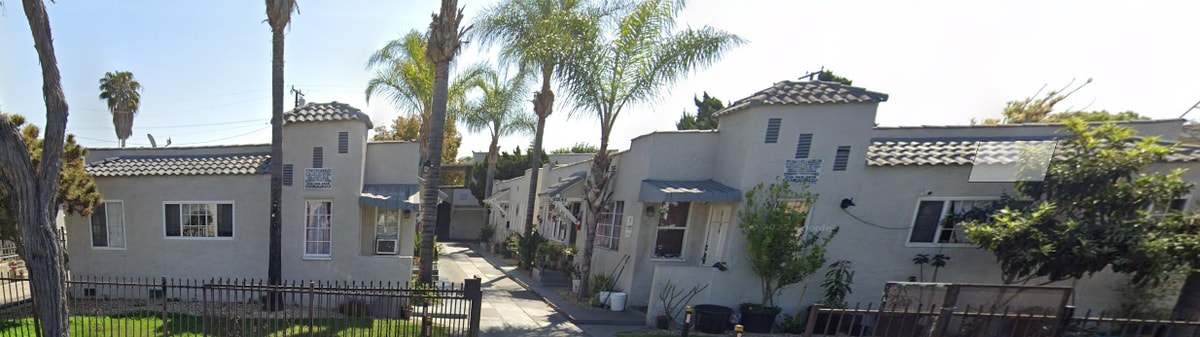 Primary Photo - 8148 Beechwood Ave