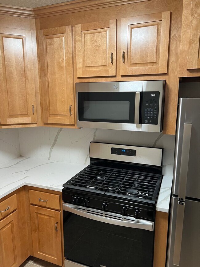 Building Photo - One Bedroom Unit