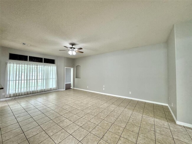 Foto del edificio - 5706 Painted Trail Dr