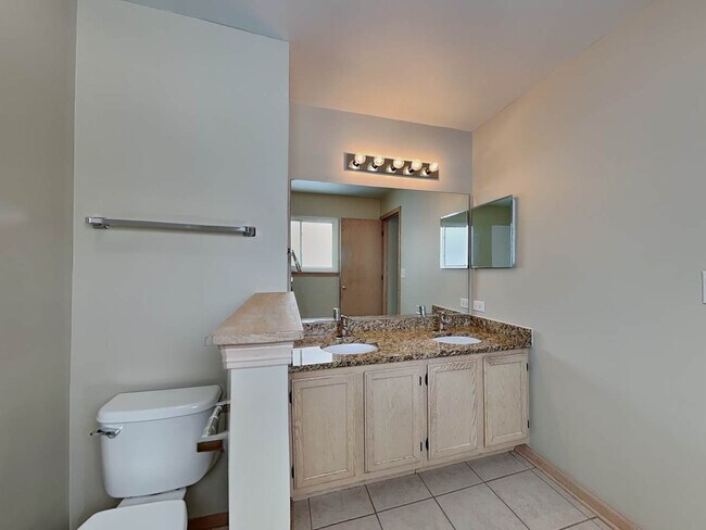 Foto del edificio - 322 Clarewood Cir