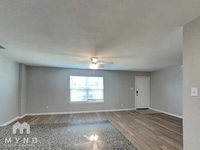 Foto del edificio - 4892 Masch Branch Rd