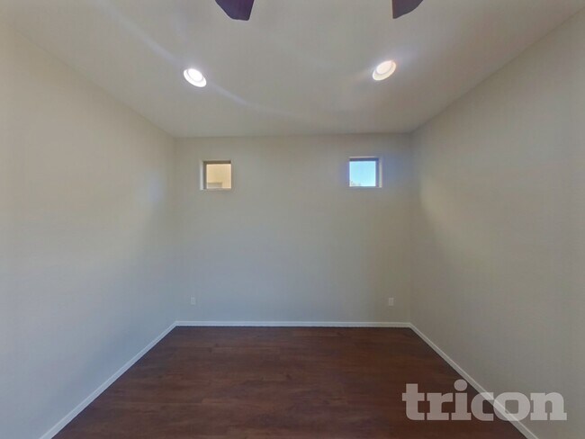 Building Photo - 8224 W Sierra Cascade Ct