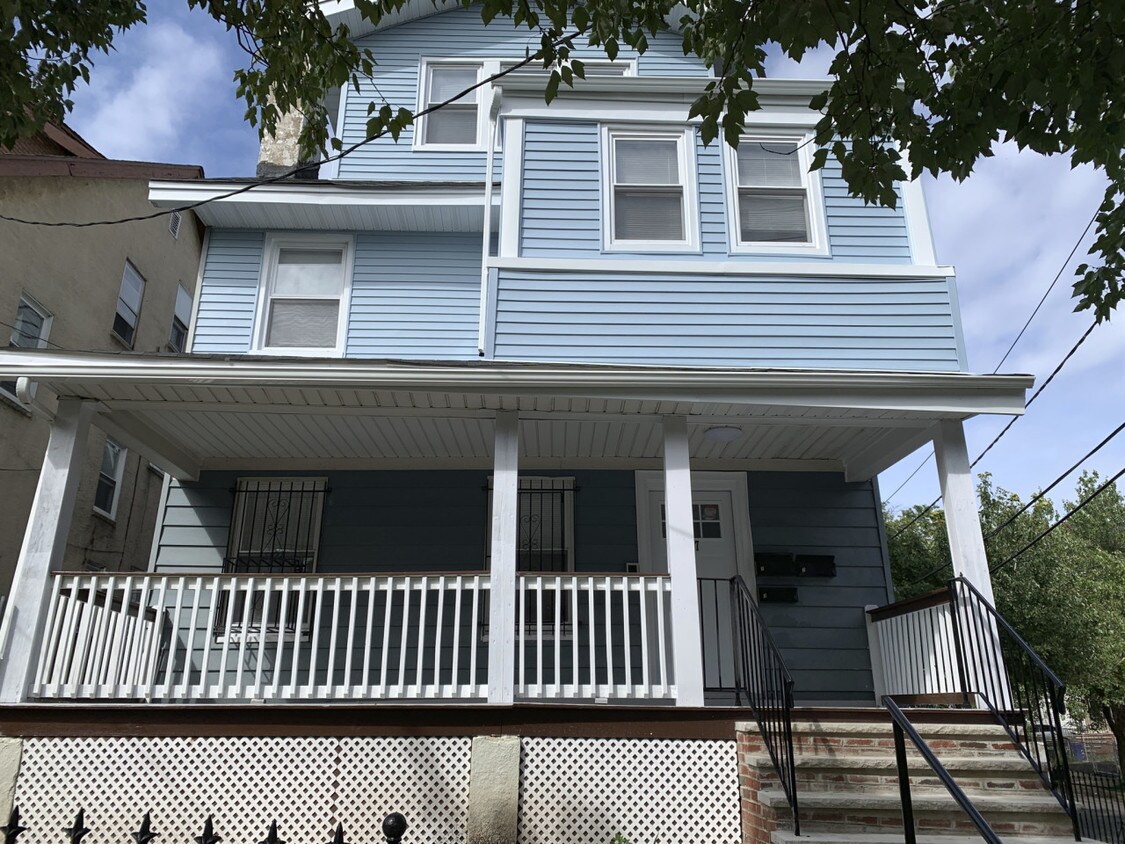 Primary Photo - 67 Millington Ave