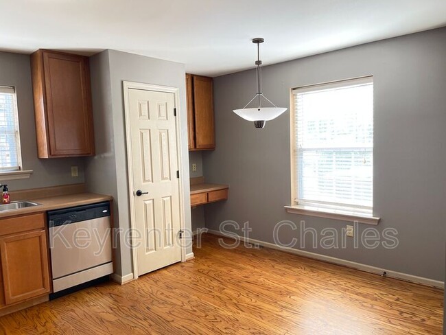 Building Photo - 6113 Welsh Dr