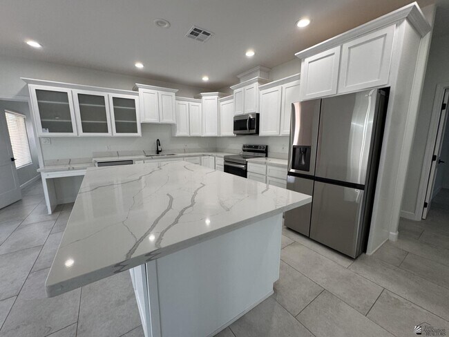 Foto del edificio - 7956 E 35th Pl
