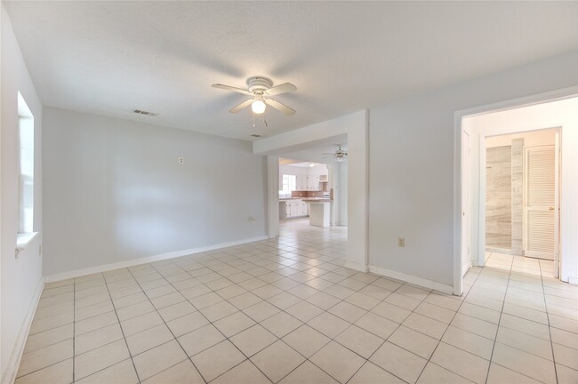 Foto del edificio - 10717 Pillot St