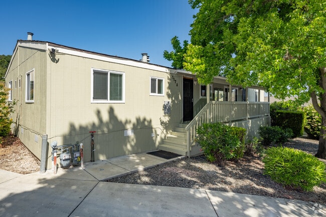 Building Photo - 117 Granite Ct