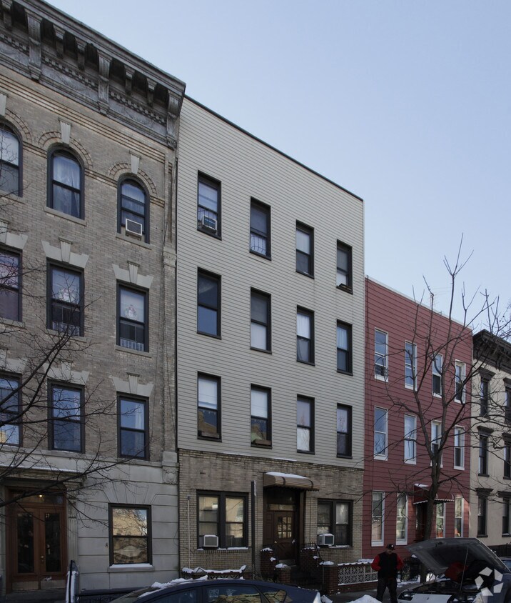 174 Kent St, Brooklyn, NY 11222 Apartments in Brooklyn, NY