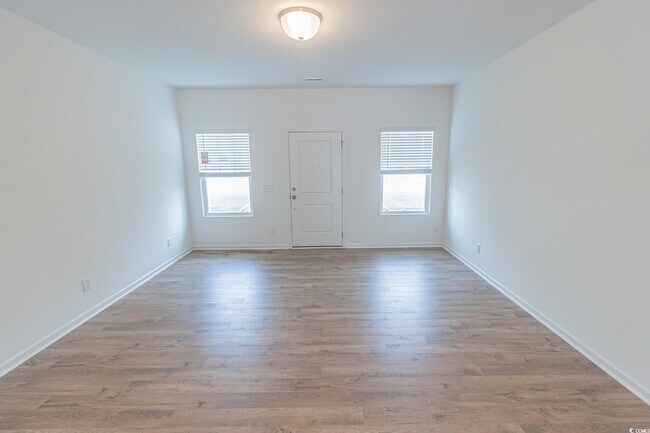 Building Photo - 227 Crescent Wy