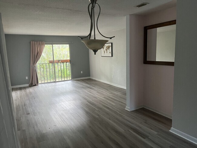 Living Area - 507 NW 39th Rd