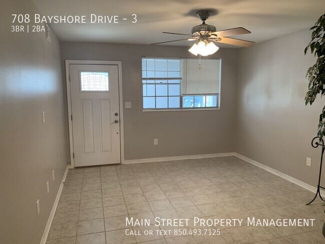 Foto del edificio - 708 Bayshore Drive #3