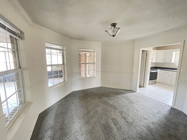 Foto del edificio - 2212 Peachwood Ct