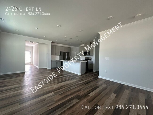 Building Photo - Brand new beautiful townhome with 2 car ga...