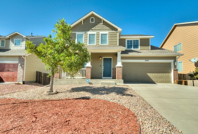 Building Photo - 3 bed 2.5 bath, 2 car/ Close to AFB