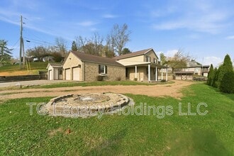 Building Photo - 1121 Eastwood Dr