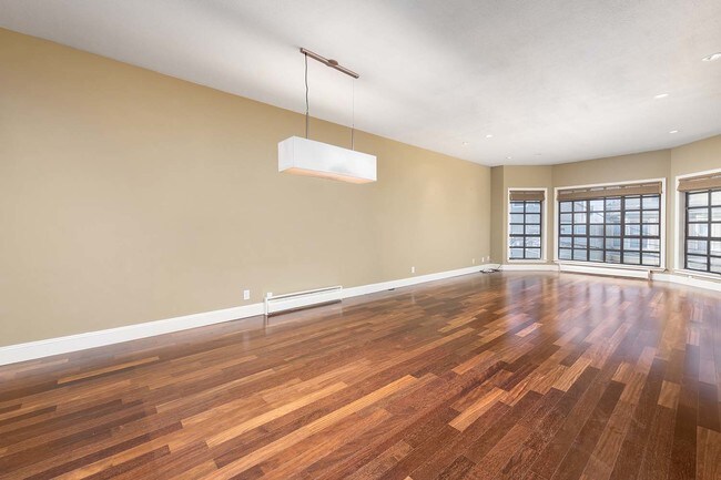 Building Photo - 1567 McAllister St