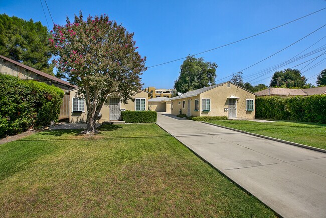 unit 149 is the bungalow on right hand side - 149 W Green St