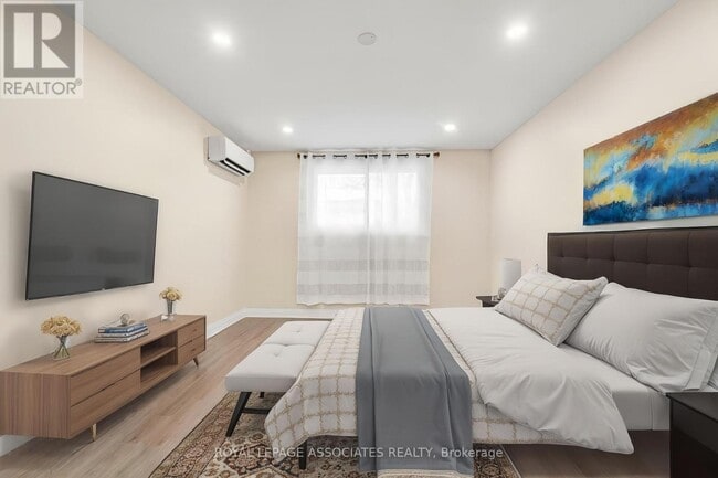 Building Photo - 98 Sixth Ave