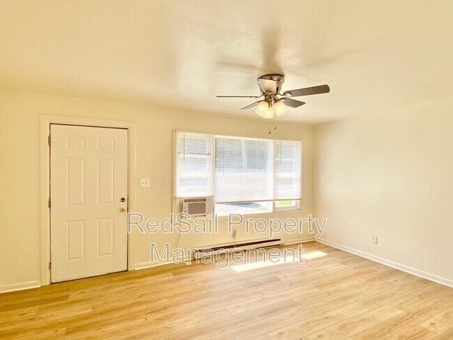 Building Photo - 157 Choate St