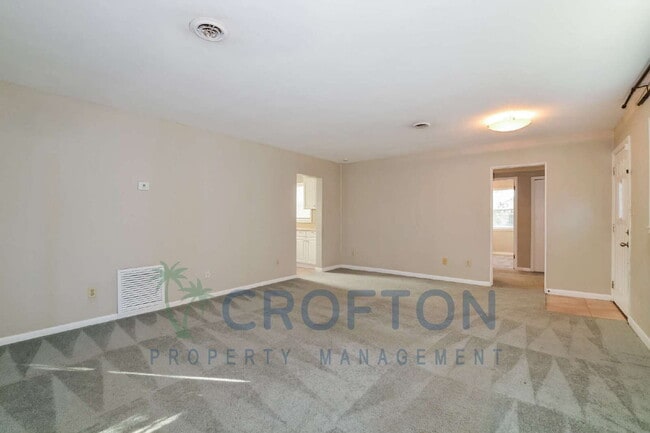 Building Photo - 350 Harris Ave