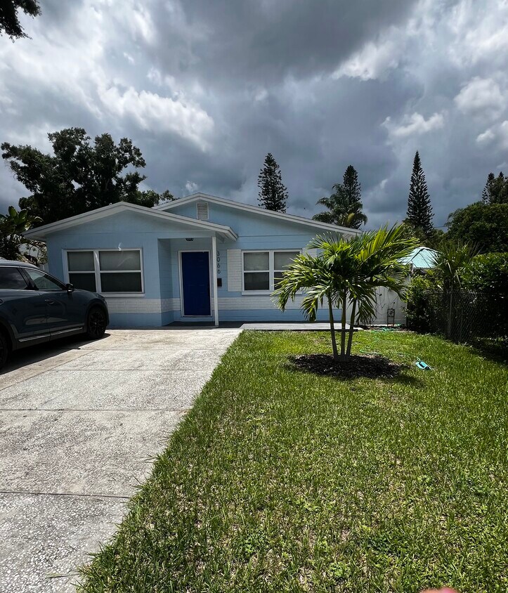 Foto principal - 3066 8th St N