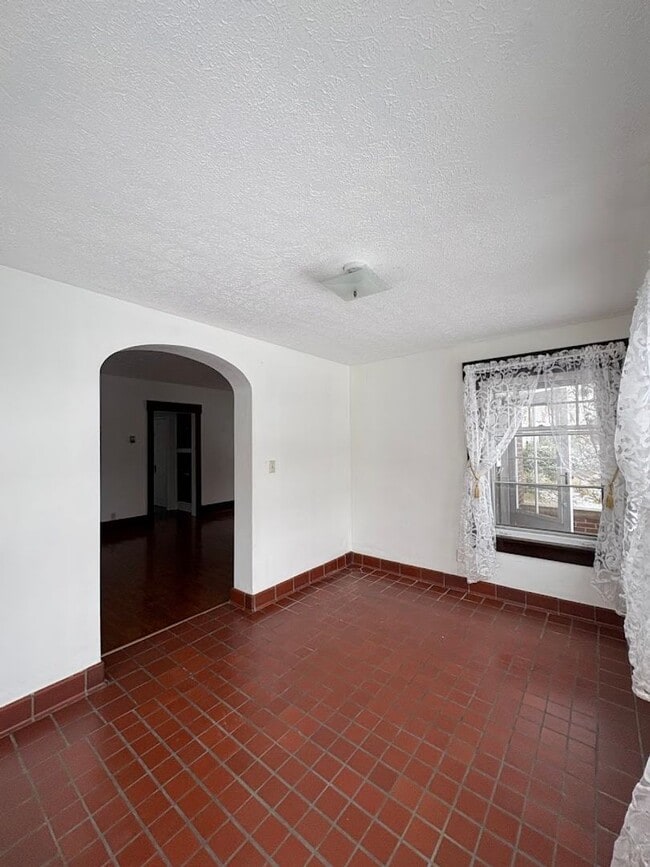 Building Photo - 1103 19th St NW