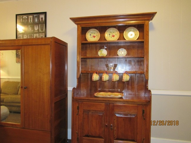 Building Photo - 405 N 13th St