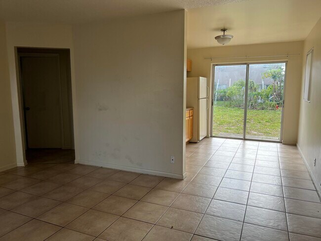 Foto del edificio - 1521 W 21st St
