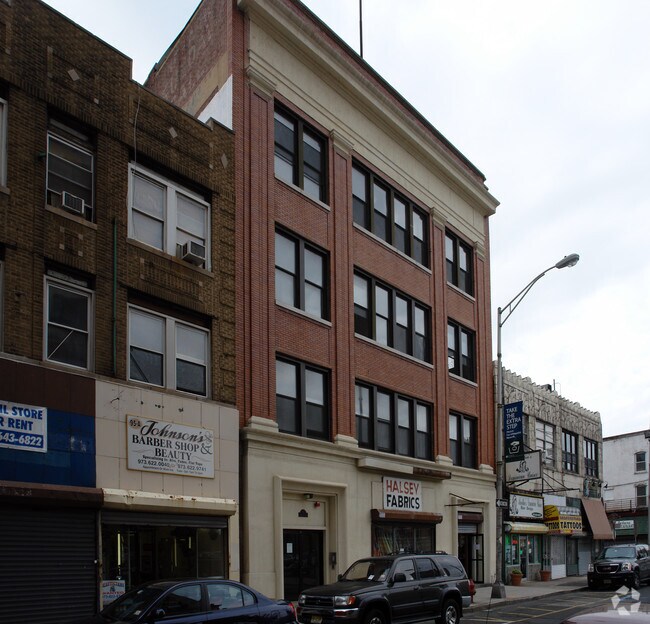 91 Halsey Street Apartments 8991 Halsey St Newark, NJ