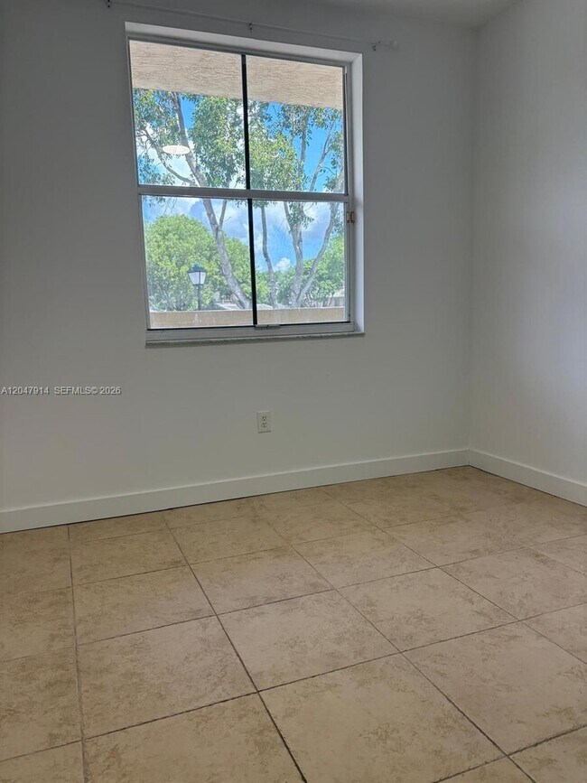 Foto del edificio - 2080 Greenview Shores Blvd