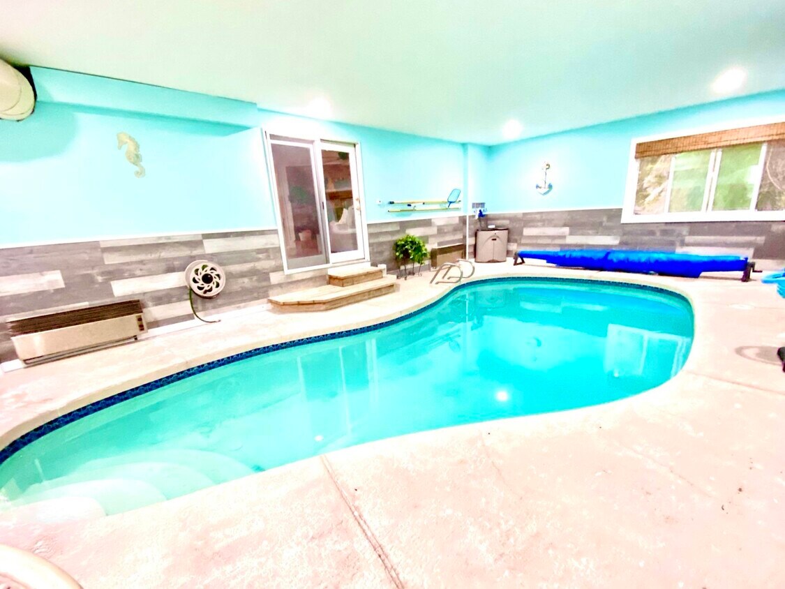 Primary Photo - 5 Mill Pond Ln