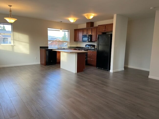 Foto del edificio - Spacious 1 bedroom 1 bath duplex in Hood River