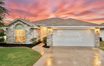 Building Photo - 4701 Silver Leaf Ct