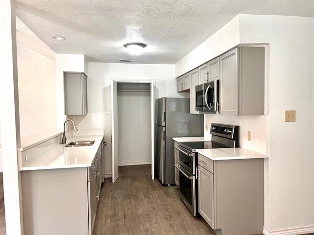 Foto del edificio - 2121 Stone Moss Ln