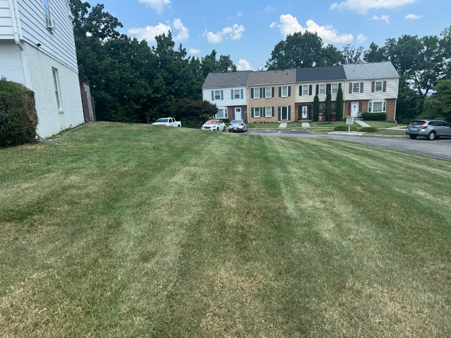 Building Photo - 4625 Roxbury Ln