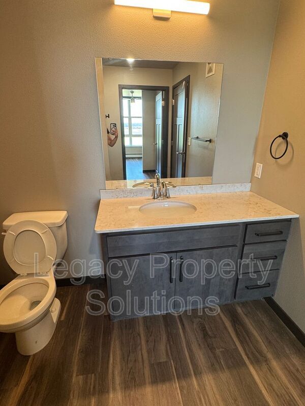 Foto principal - 220 E Greenfield Ln