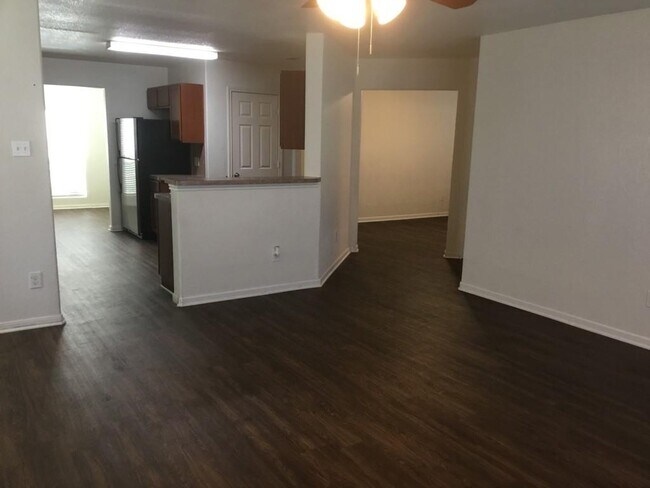 Building Photo - 10606 Solera Ln