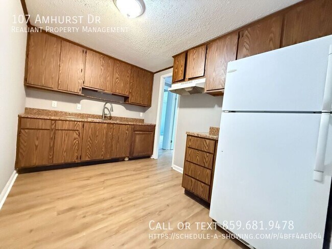 Foto del edificio - 107 Amhurst Dr