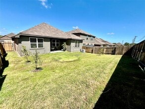 Building Photo - 5500 Persimmon Dr