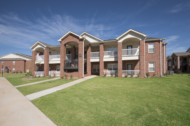 Building Photo - The Greens at Lake Overholser