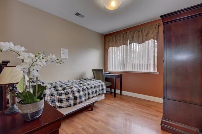 Building Photo - 1103 W Latimer Ave