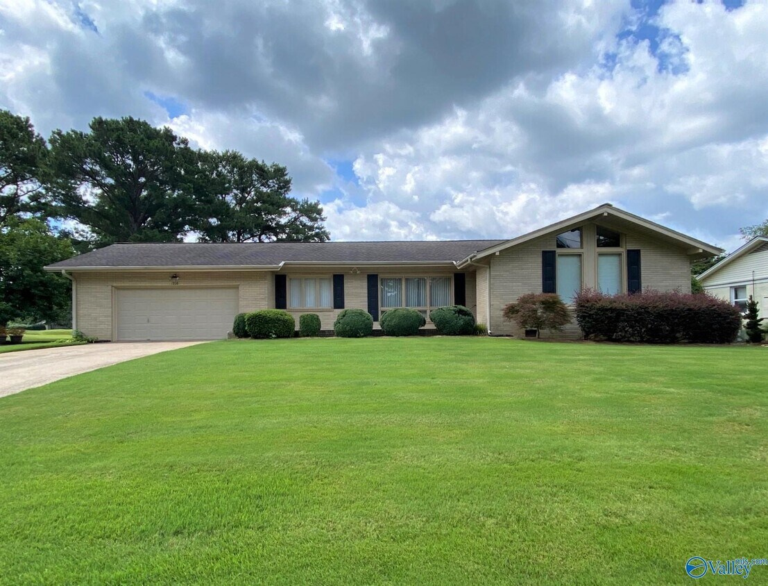 1208 Golden Rd SE, Huntsville, AL 35802 House for Rent in Huntsville