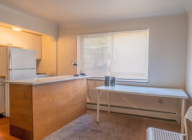 Foto del edificio - 412 Volkert Pl